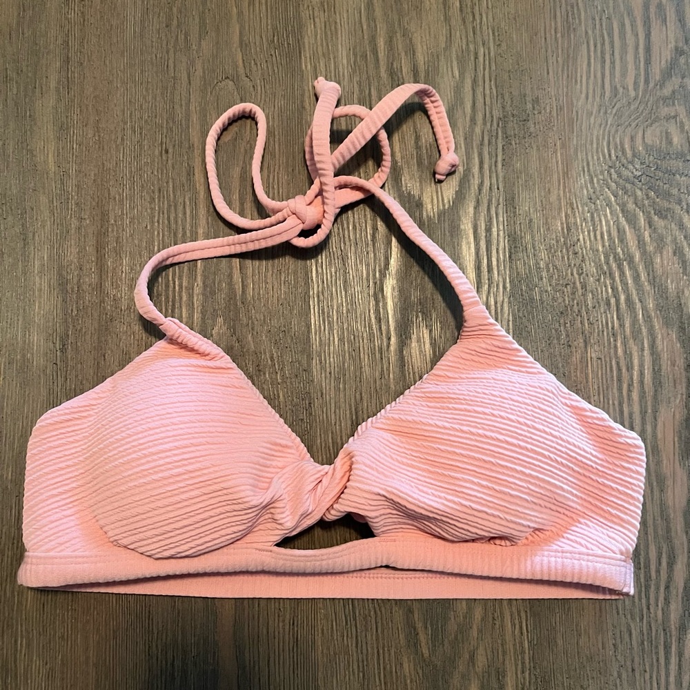 Never worn Cupshe bikini top size medium